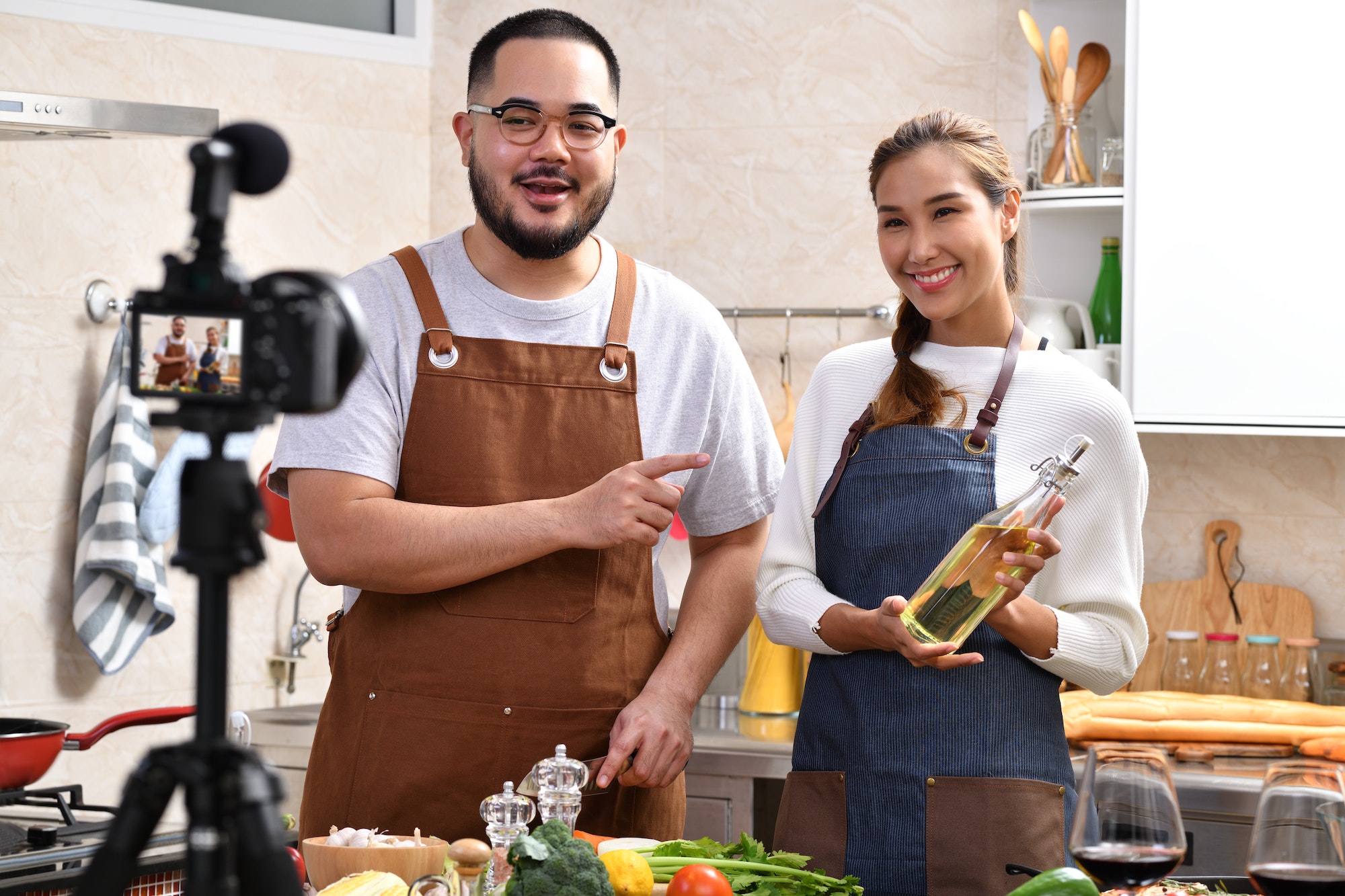 couple-blogger-vlogger-and-online-influencer.jpg
