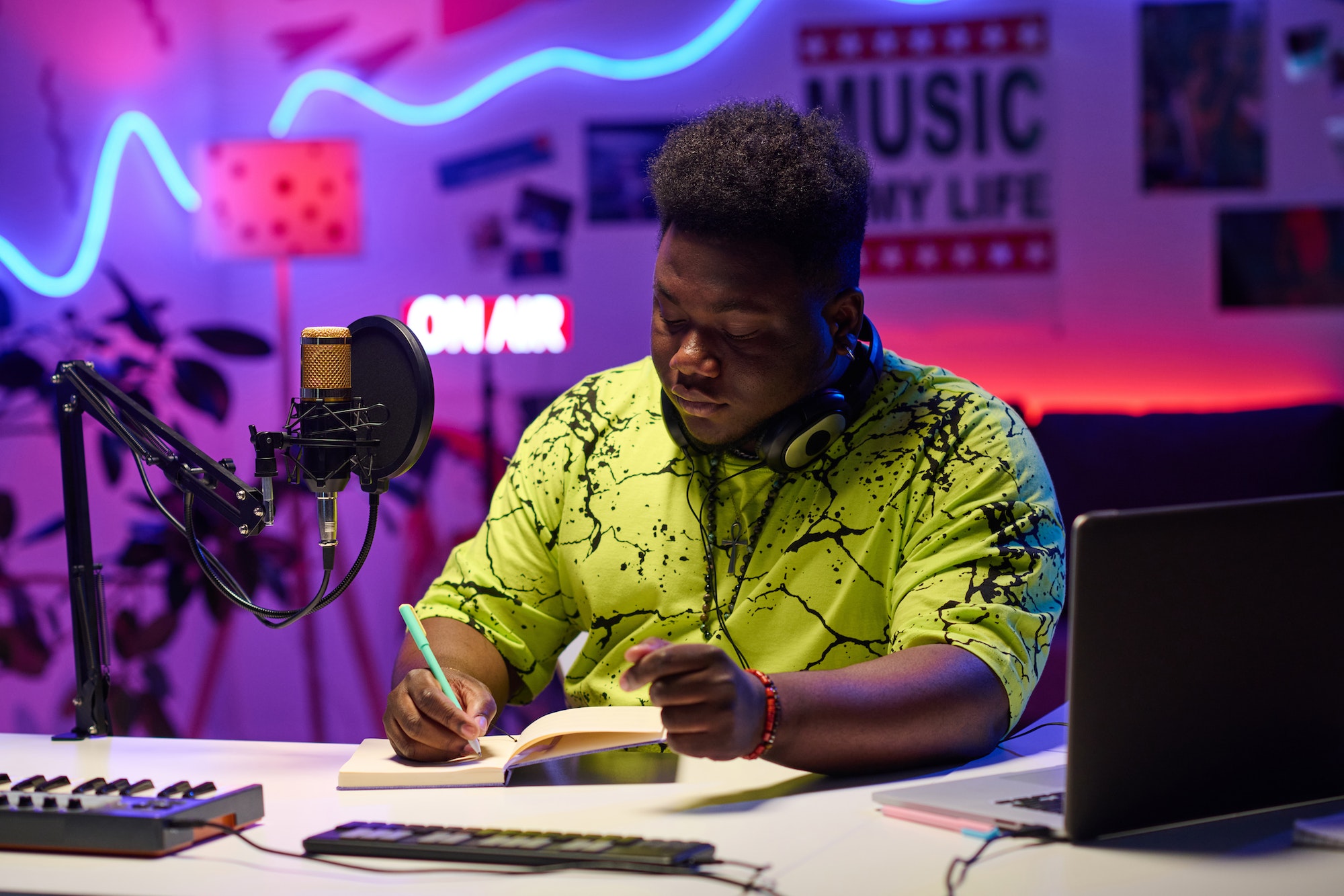 young-black-influencer-making-notes.jpg